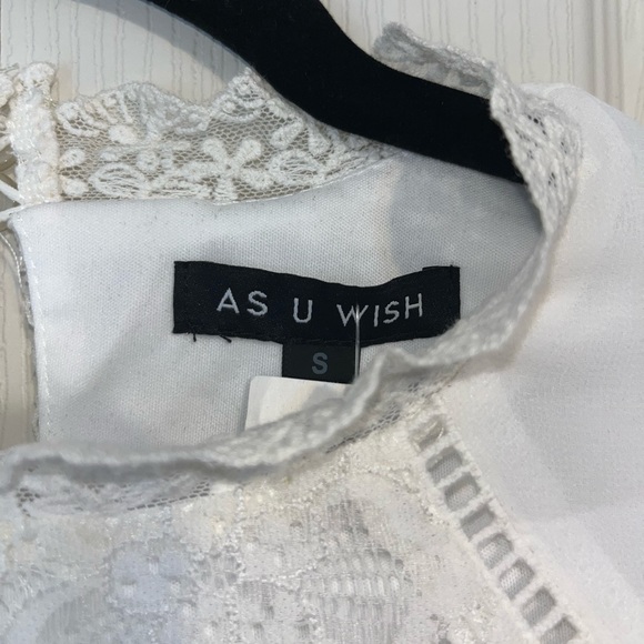 Sleeveless White Dress - Picture 3 of 3